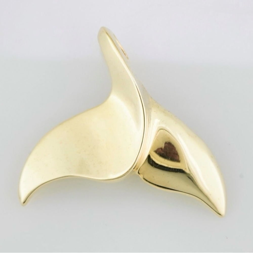14k yellow Gold Whale Tail Pendant